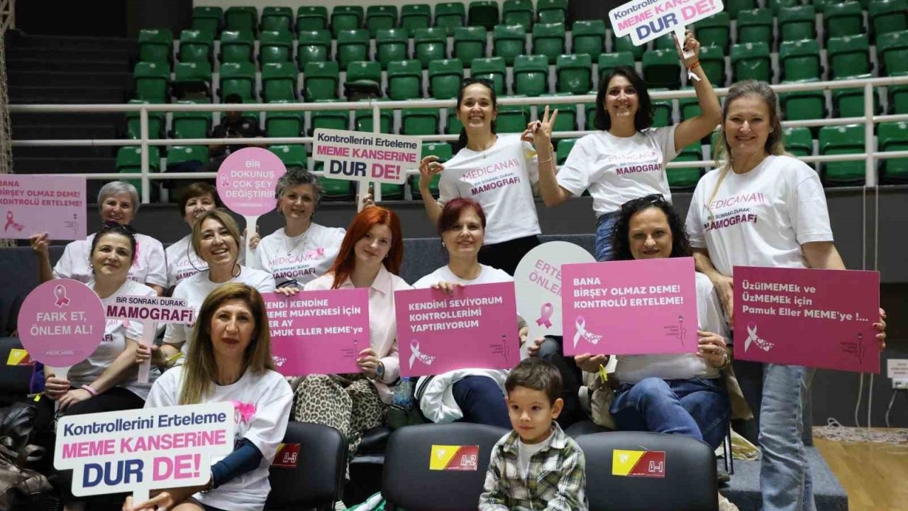 Pembe farkındalık parkeye taşındı
