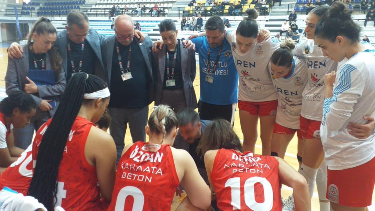 Turgutlu Belediyespor, evinde Emlak Konut’u 64-55 ile geçti