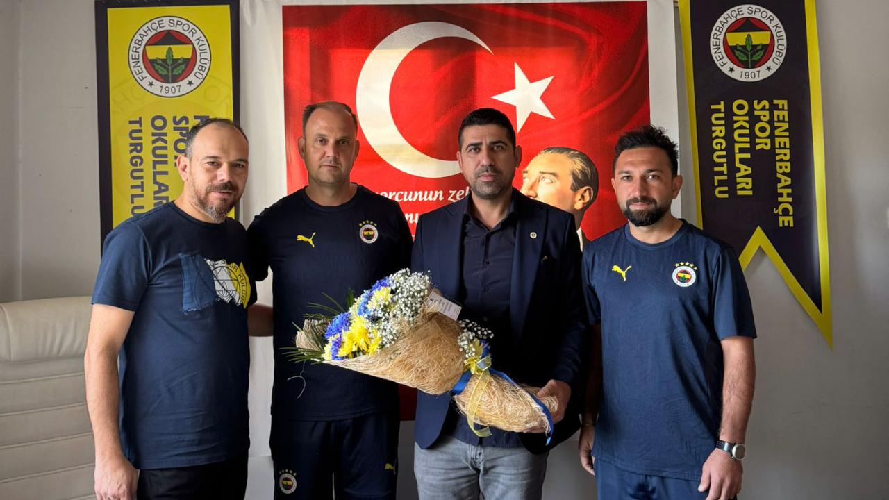 Turgutlu Fenerbahçeliler Derneği’nden Fenerbahçe Turgutlu Spor Okulları’na ziyaret