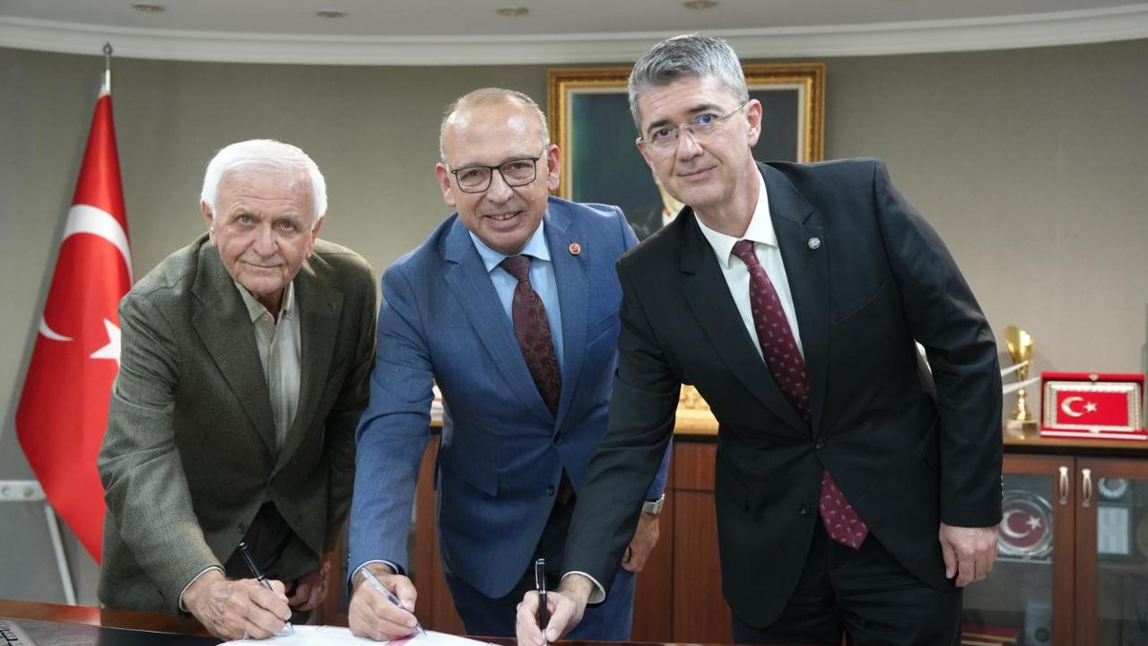 Turgutlu’da 4 Hekimlik Aile Sağlığı Merkezi İçin Protokol İmzalandı