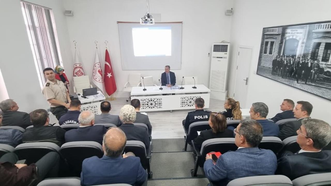 Turgutlu’da Kurum Amirleri Toplantısı Kaymakam Kapankaya Başkanlığında Gerçekleştirildi