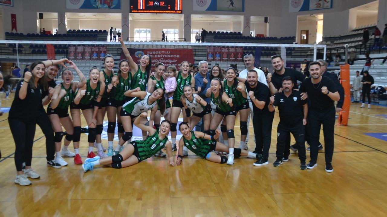 Akhisar Belediyesi, Manisa Derbisinde Turgutlu Belediyesi'ni 3-0 Mağlup Etti
