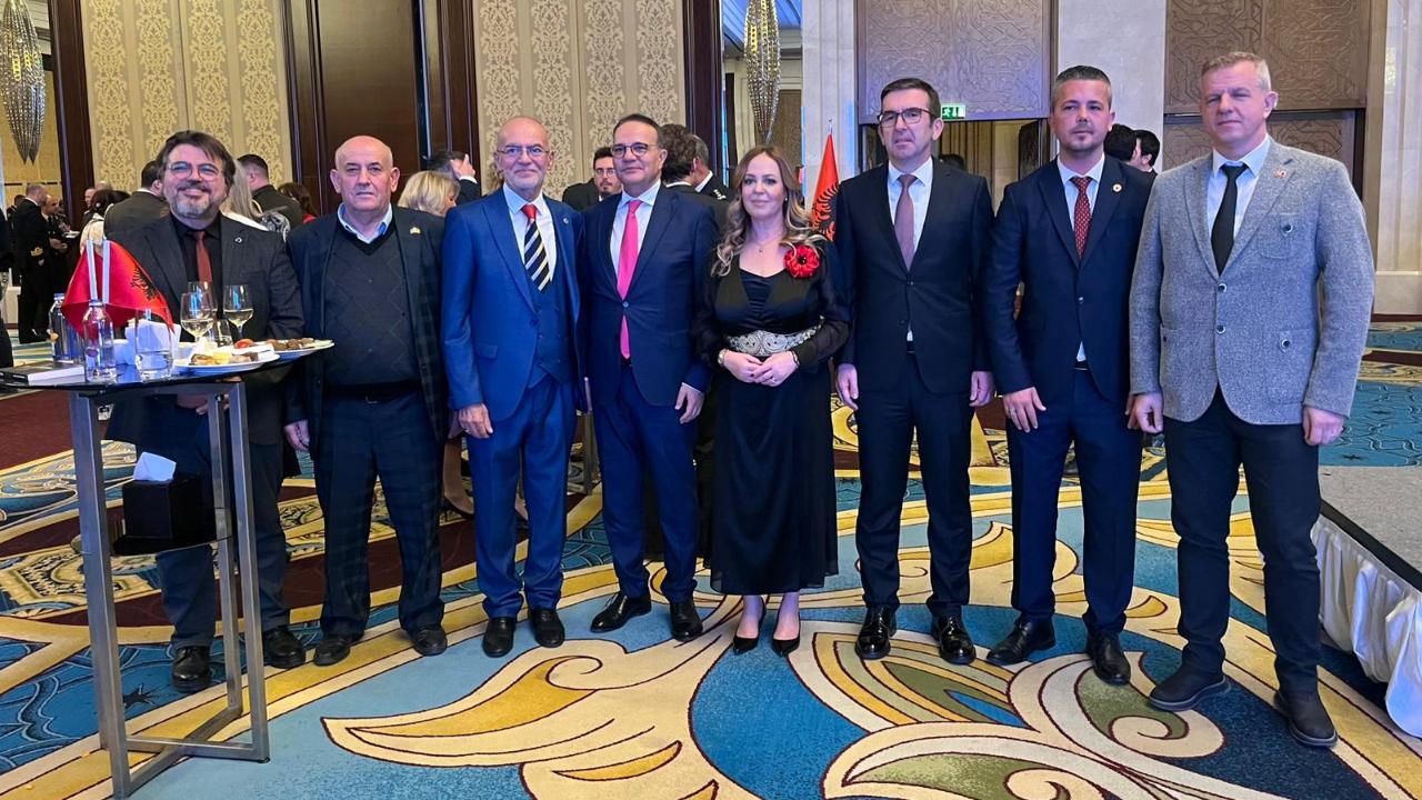 Arnavut Bayrak Günü Resepsiyonuna Turgutlu'dan katılım