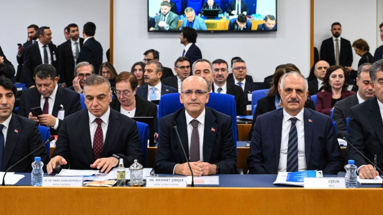 Bakan Şimşek: "Vergi ve harçlardaki güncellemenin yeniden değerleme oranı yerine enflasyon hedeflerini dikkate alarak yapılması gündemimizde"