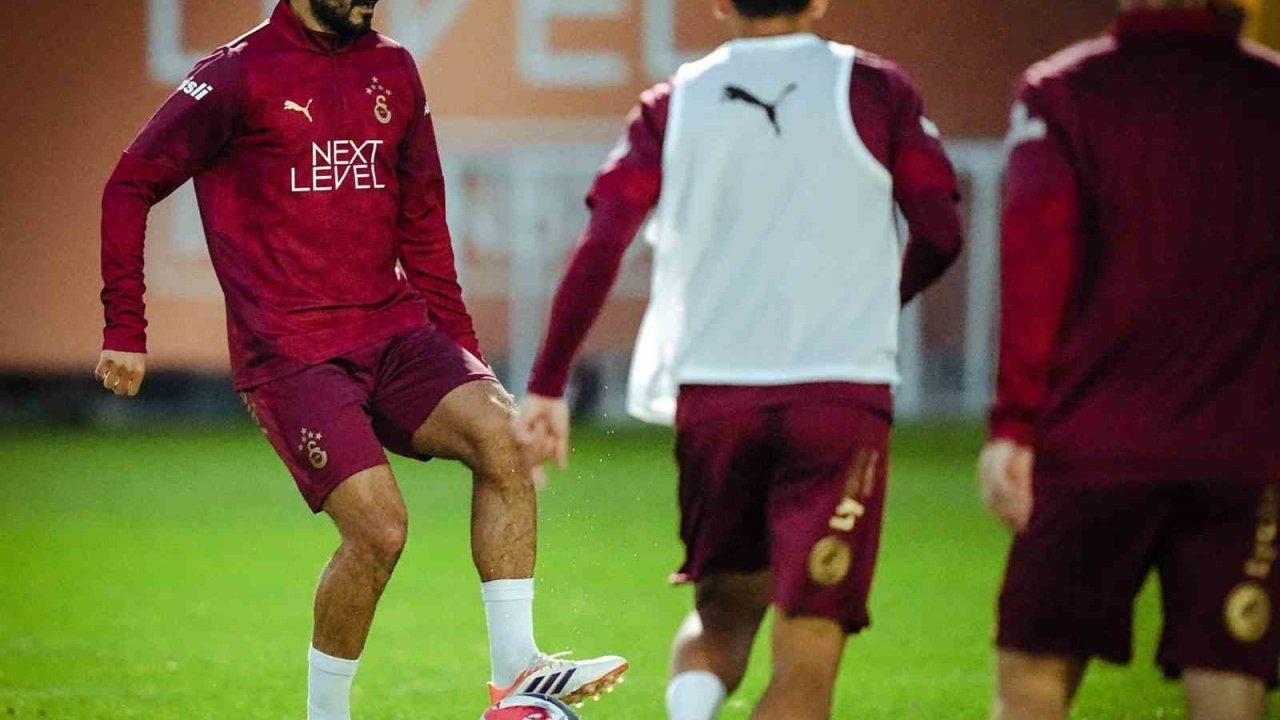 Galatasaray, Gençlerbirliği maçı hazırlıklarını sürdürdü (Antrenmandan kareler)