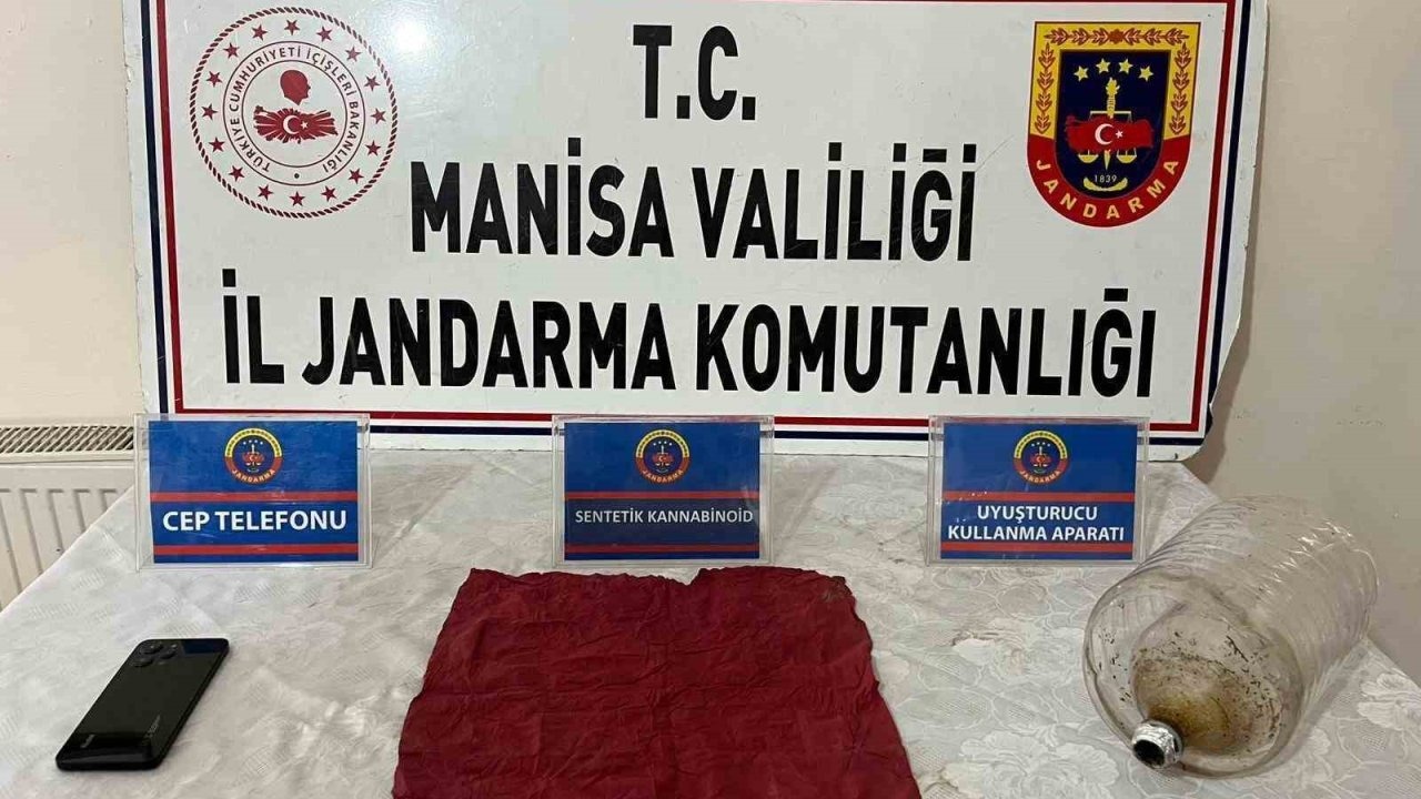 Jandarmadan kaçtı: Üstünde 6 bin içimlik uyuşturucu çıktı!