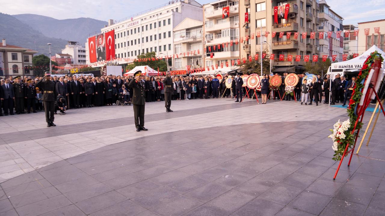 Manisa 2 dakikalığına sessizliğe büründü