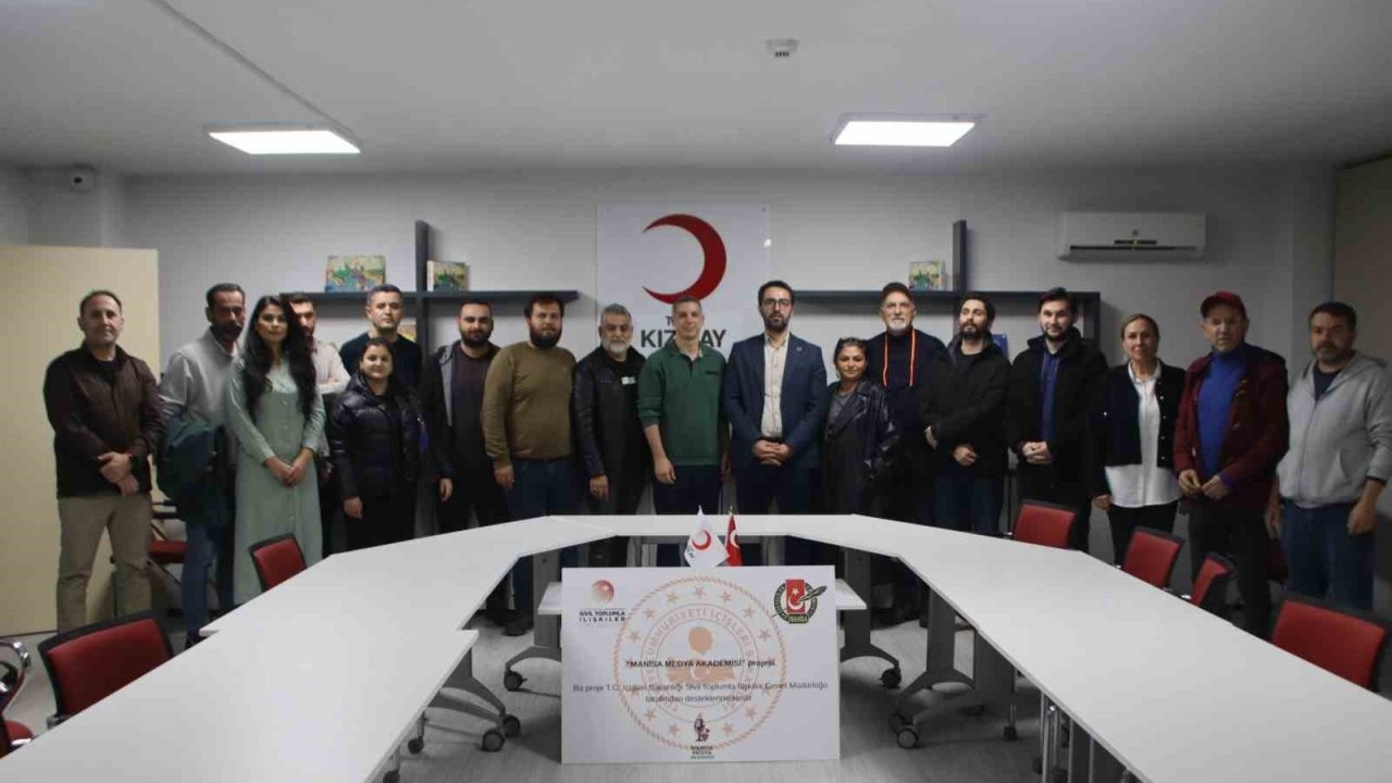 Manisa Medya Akademisinde ilk ders ‘Yapay zeka haberciliği' oldu
