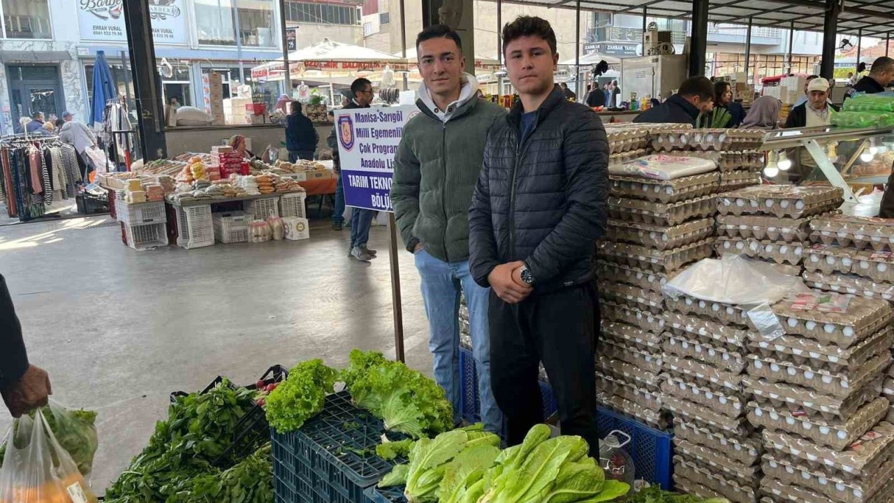Manisalı öğrenciler üretiyor, satıyor; okullarına gelir sağlıyor!