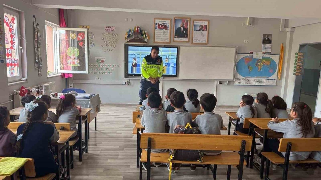 Sarıgöl’de öğrencilere trafik eğitimi verildi