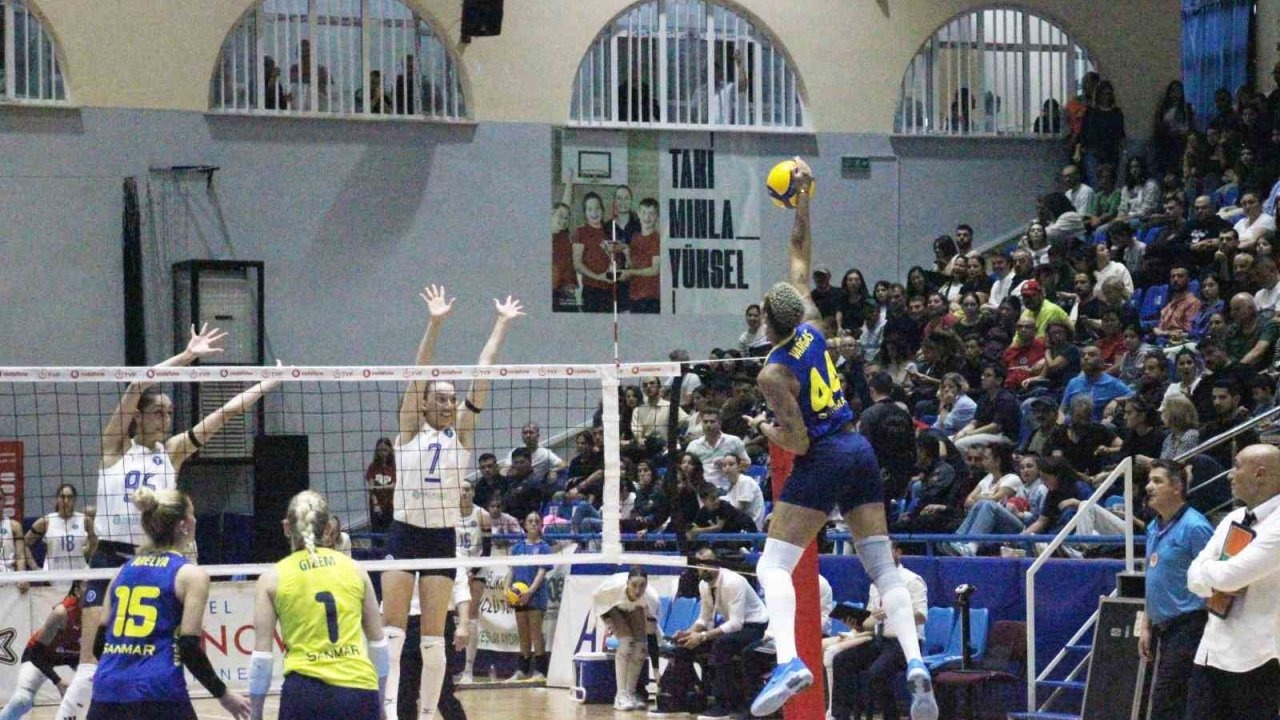 Sultanlar Ligi: Aydın Büyükşehir Belediyespor: 1 - Fenerbahçe Medicana: 3