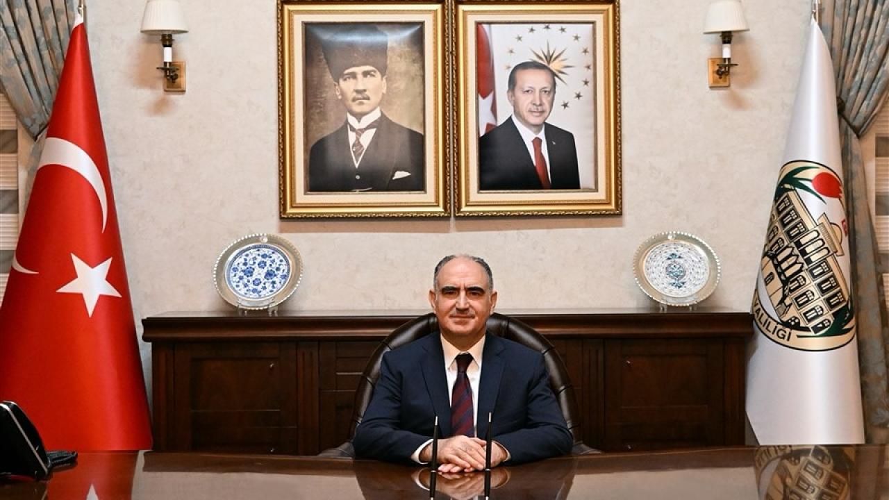Vali Özkan'dan 10 Kasım Atatürk'ü Anma Günü Mesajı