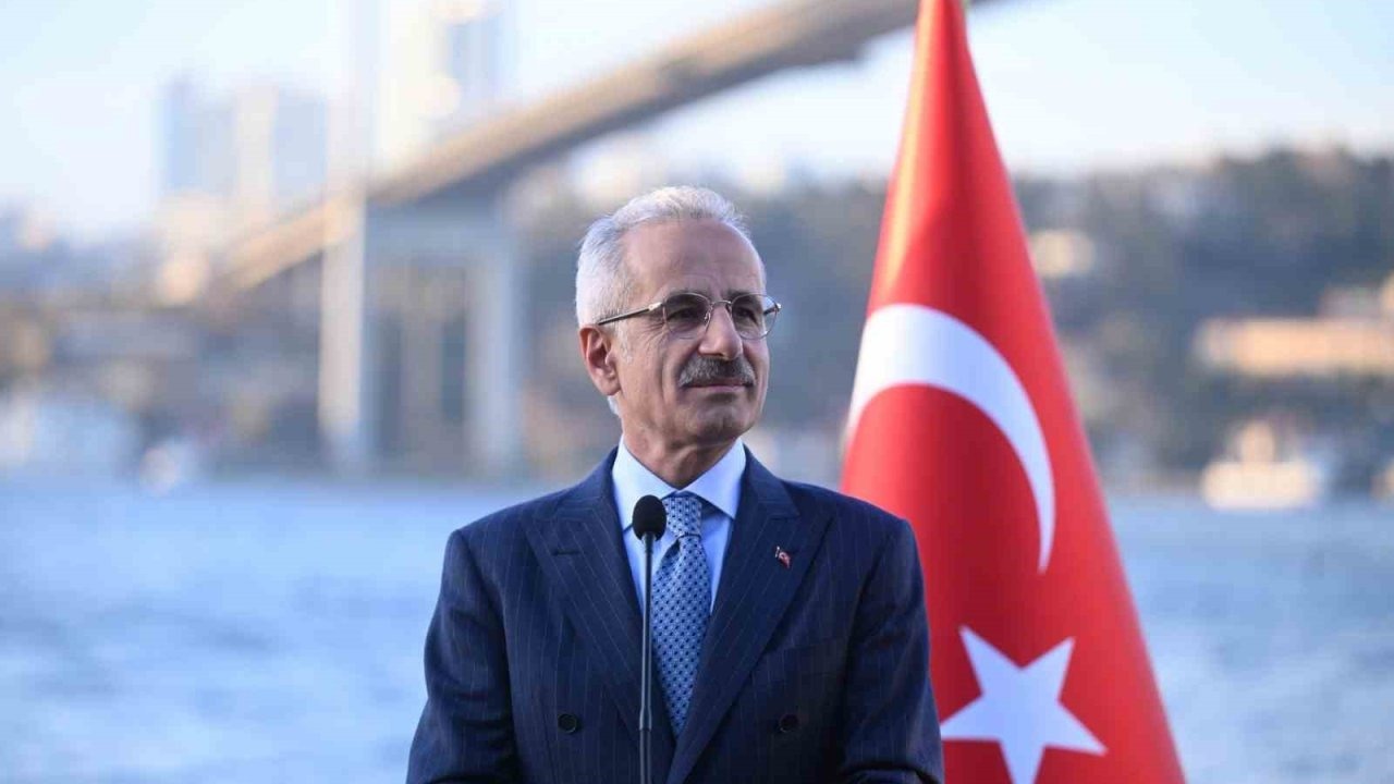 Bakan Uraloğlu: "Kasım ayında limanlarımızda elleçlenen yük miktarı 46 milyon 863 bin 236 ton olarak gerçekleşti"