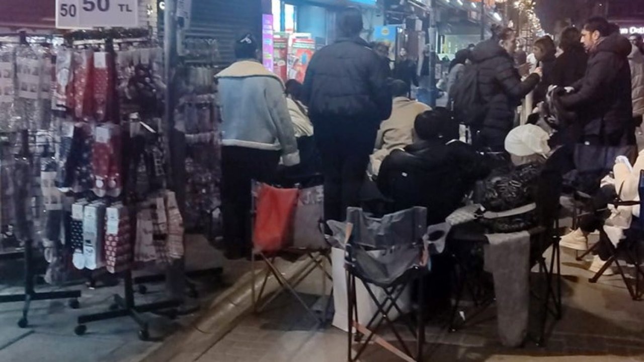 Kamp sandalyeli, battaniyeli indirim nöbeti: Çarşı ortasında sabahladılar!