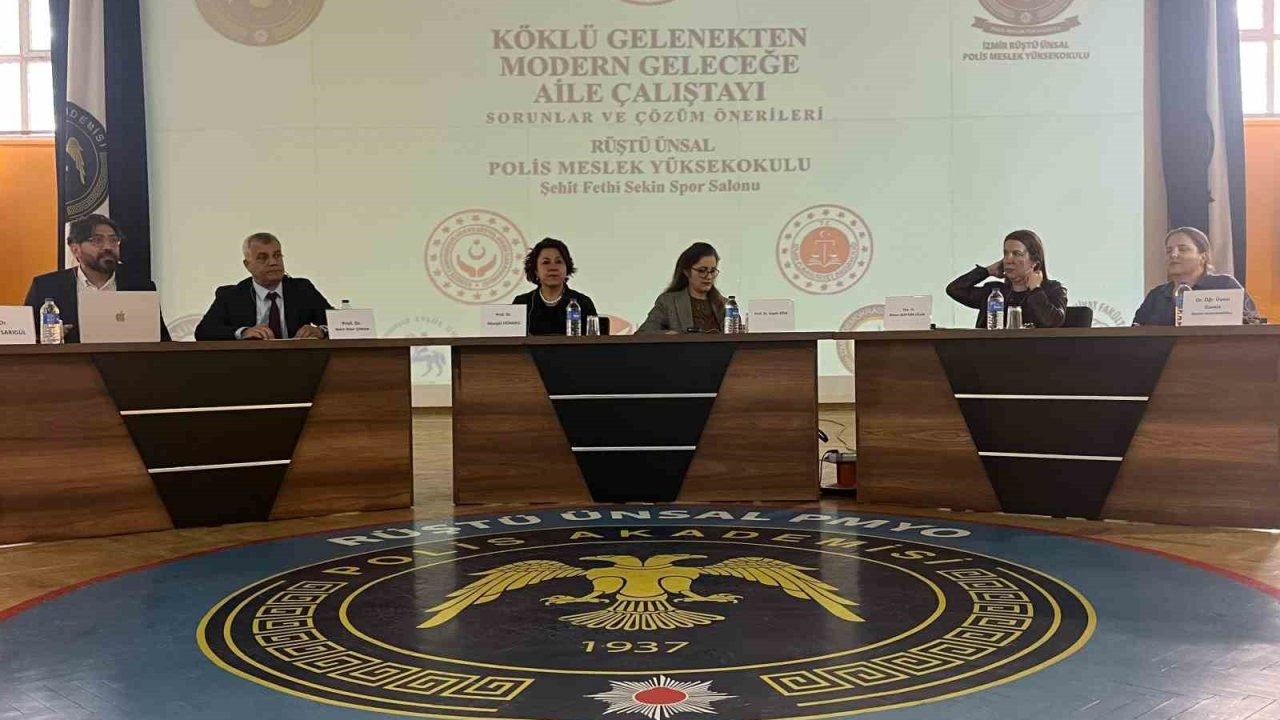 ‘Köklü Gelenekten Modern Geleceğe’ Aile Çalıştayı gerçekleştirildi