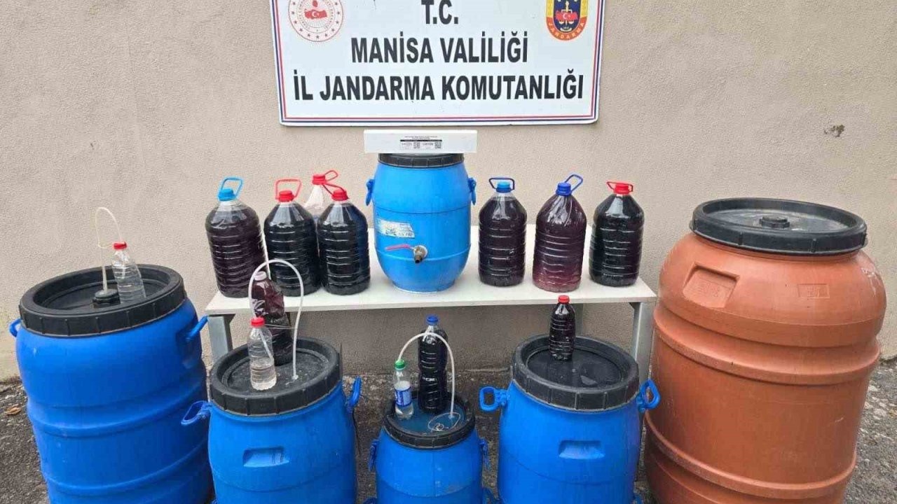 Manisa jandarmadan yılbaşı öncesi denetim: Kaçak alkollere el konuldu!