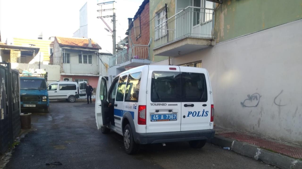 Tartıştığı eşini bıçaklayıp kaçtı! Hayati tehlikesi var!