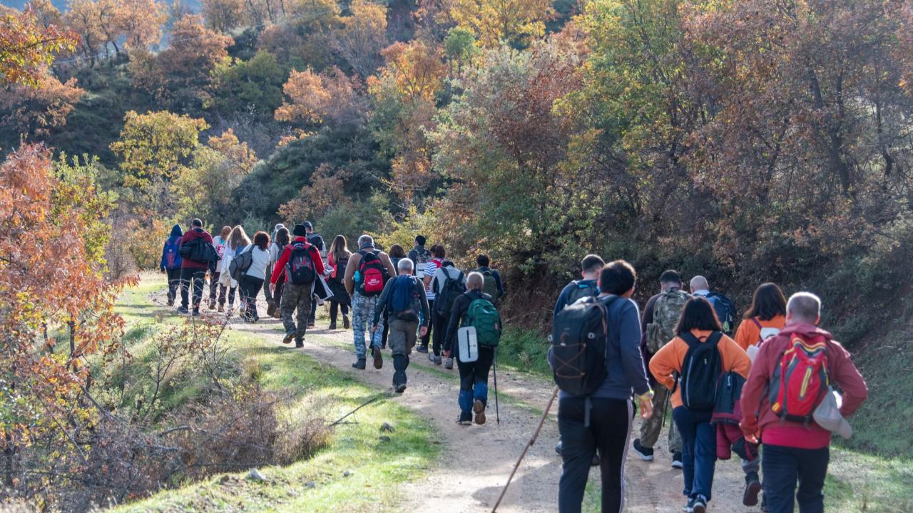 Zirve Dağcılık’tan Alaşehir — Horzumkeserler Parkurunda Doğa Yürüyüşü