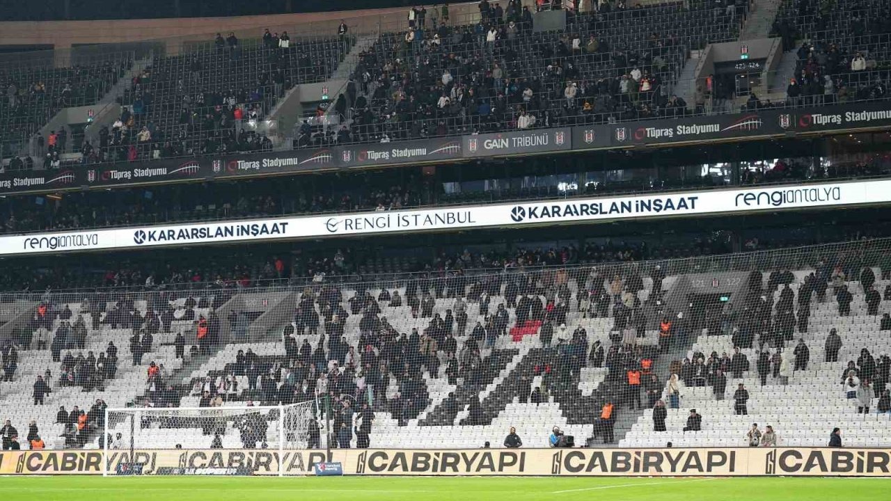 Dolmabahçe’de ‘istifa’ sesleri!