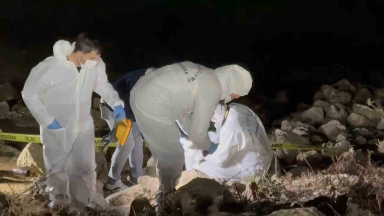 Günlerdir aranıyordu acı haber geldi: Cansız bedeni 8 metre derinlikteki aracının içinde bulundu!