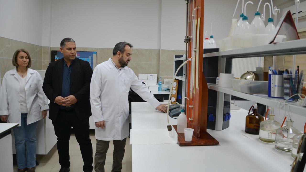 Manisa’da Bilimsel Gübreleme Dönemi: Basit Toprak Tahlili Büyük Maliyetleri Önlüyor