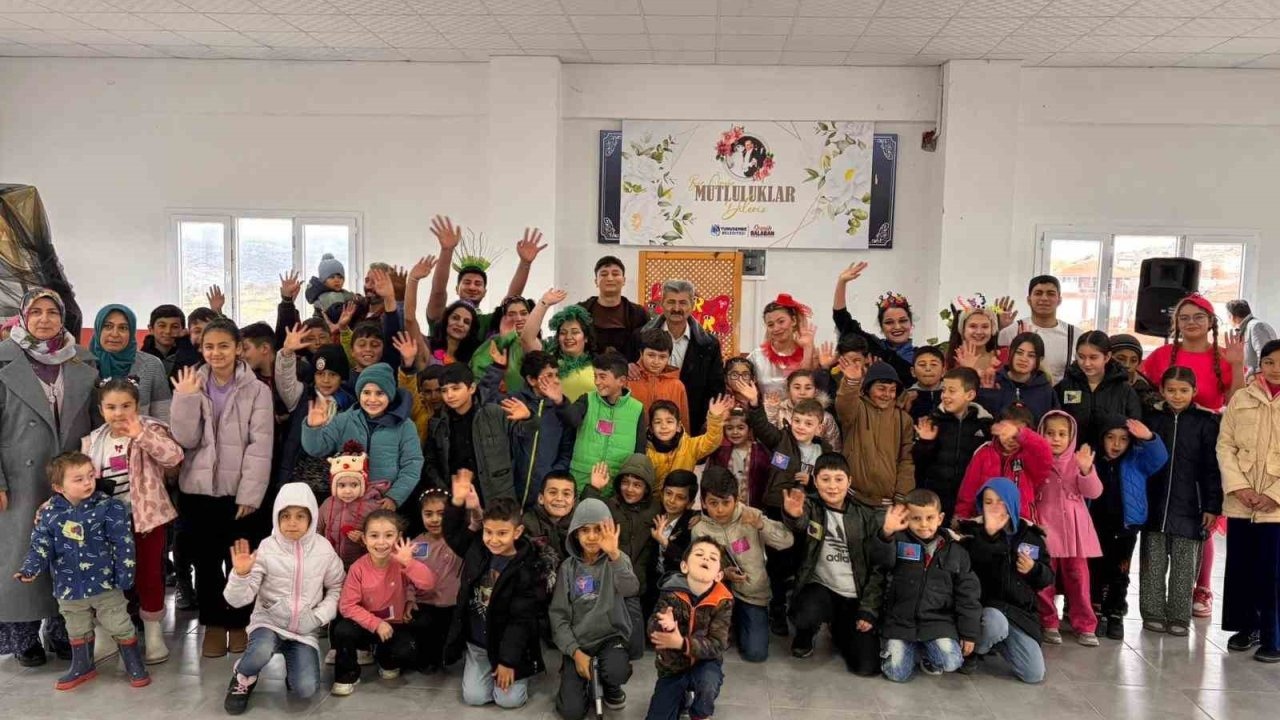 Manisa'da çocuklara sağlıklı beslenme tiyatroyla buluştu