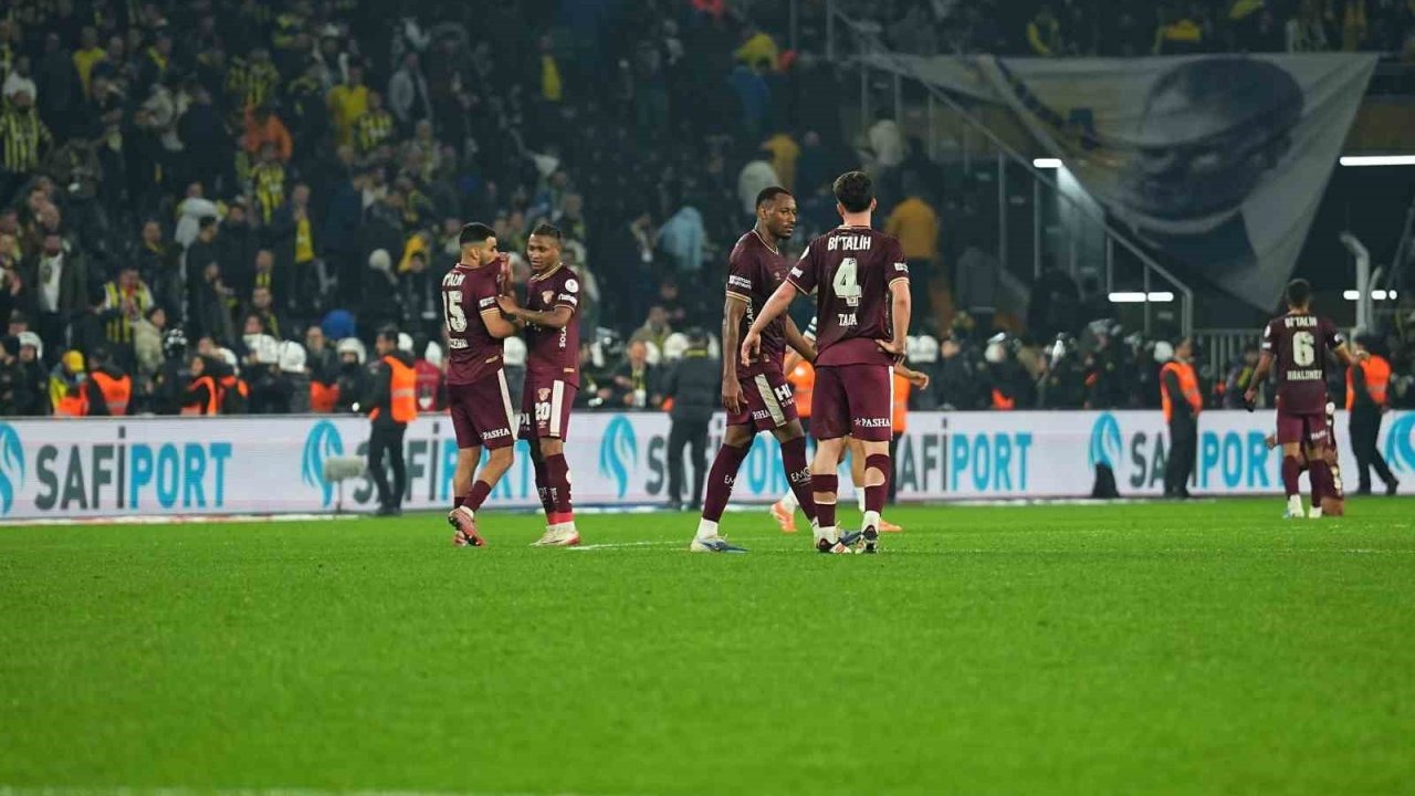 Trendyol Süper Lig: Fenerbahçe: 1 - Göztepe: 1 (Maç sonucu)
