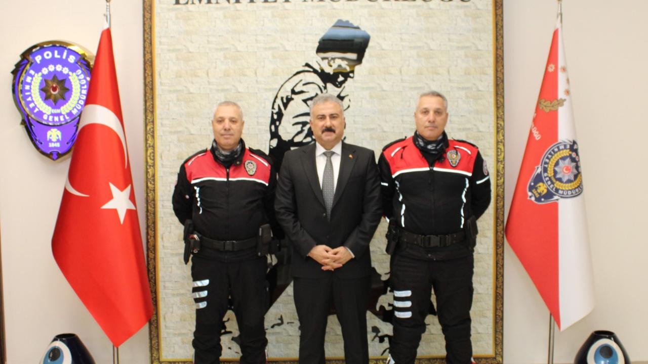 Manisa Emniyeti’nin “İkiz Yunus”ları Emekliliğe Uğurlandı