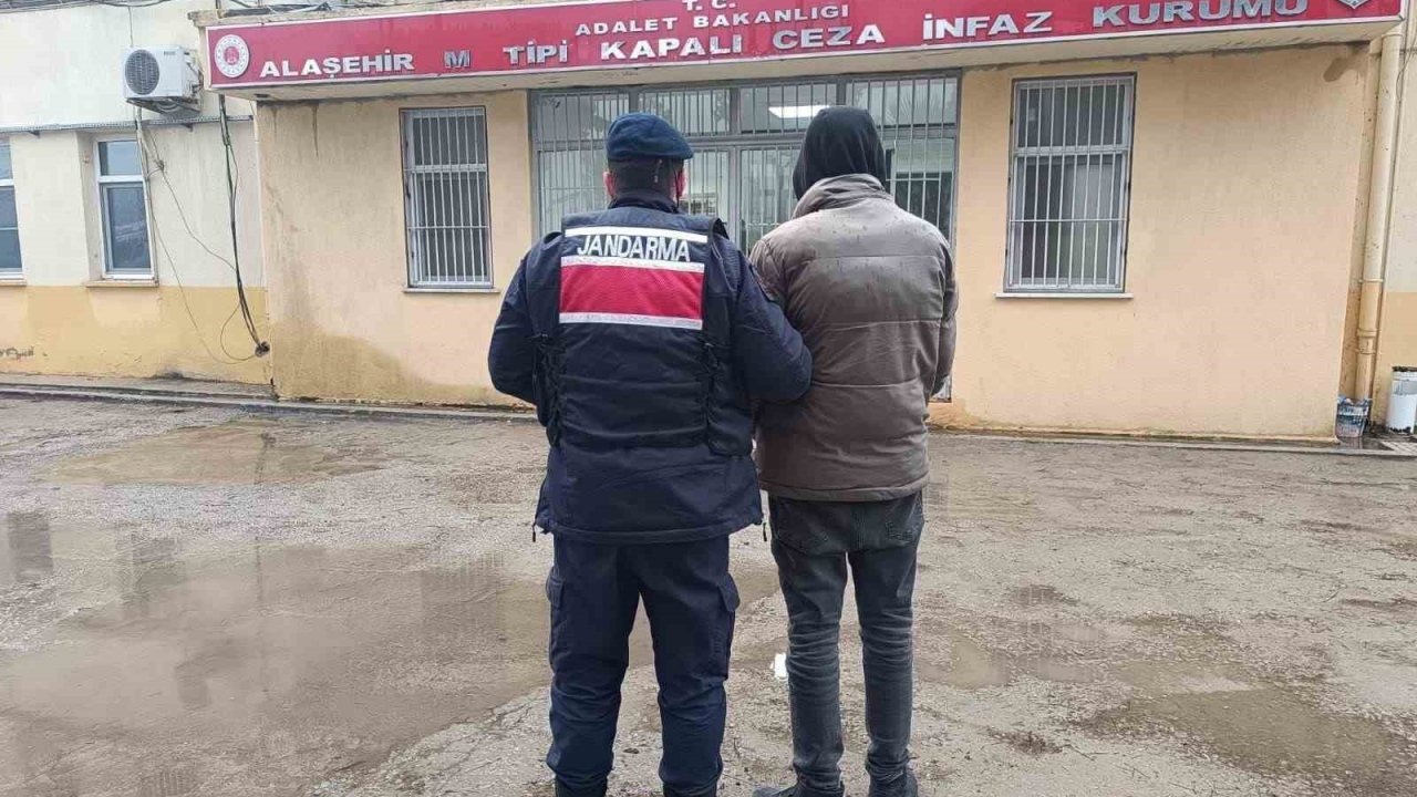 Manisa jandarmasından uyuşturucu tacirlerine operasyon