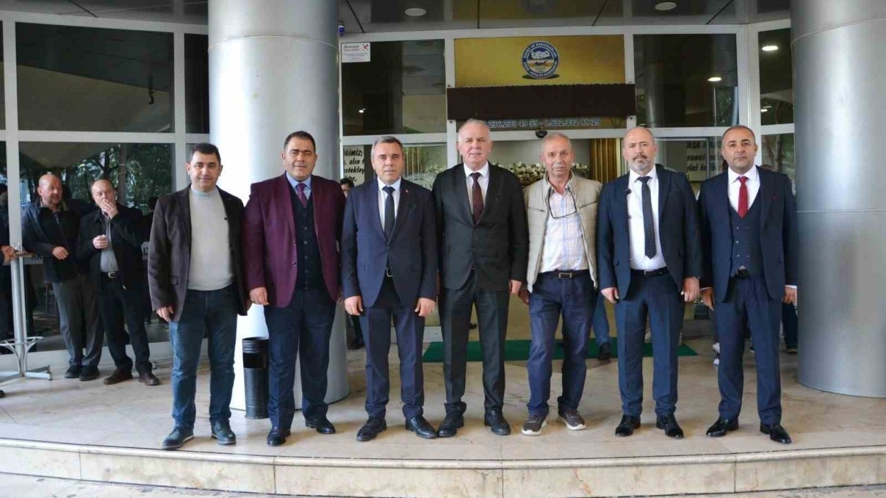 Manisa’da Halk Otobüsleri Kooperatifinde başkan güven tazeledi