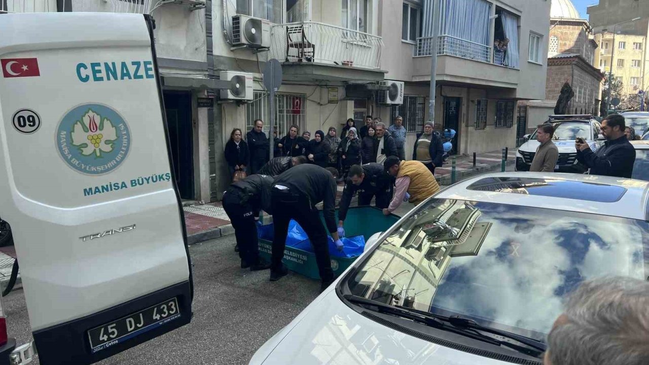 Manisa’da kan donduran olay: 83 yaşındaki koca, eşini uyurken öldürdü!