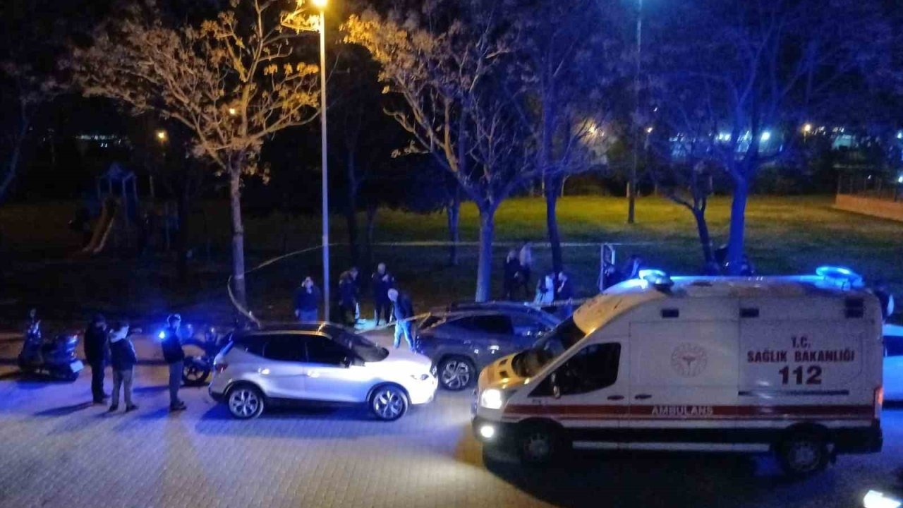 Manisa’da silahlı ve bıçaklı kavga: İki kardeş yaralandı!