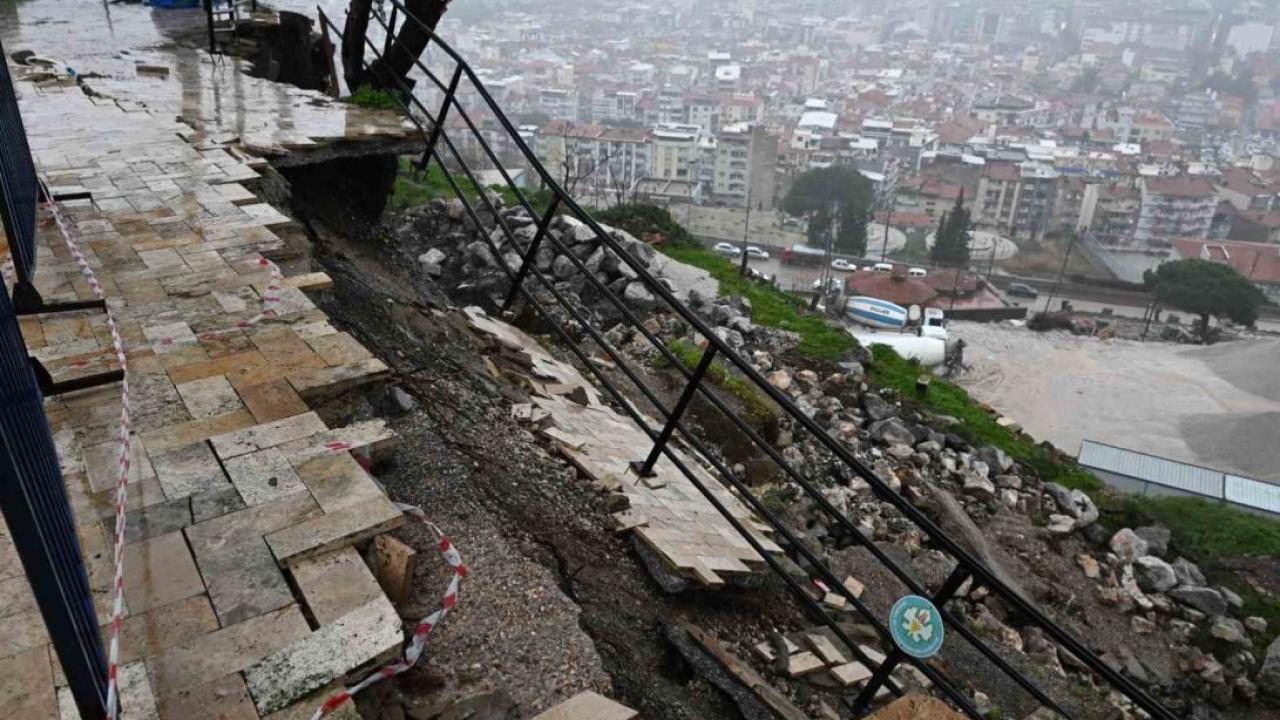 Manisa’da Yoğun Yağışlara Karşı 1000 Personelle Müdahale