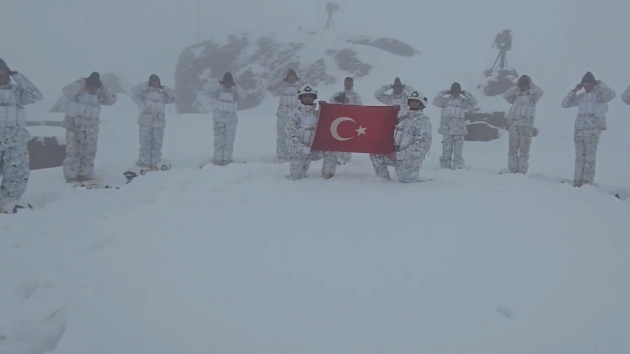 Mehmetçiğe yürek ısıtan hediye