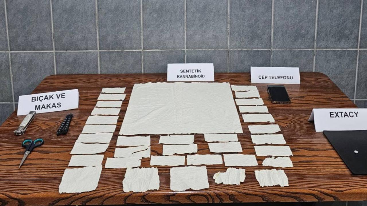 Turgutlu’da Uyuşturucu Operasyonu: 13 Bin 664 İçimlik Sentetik Kannabinoid Ele Geçirildi