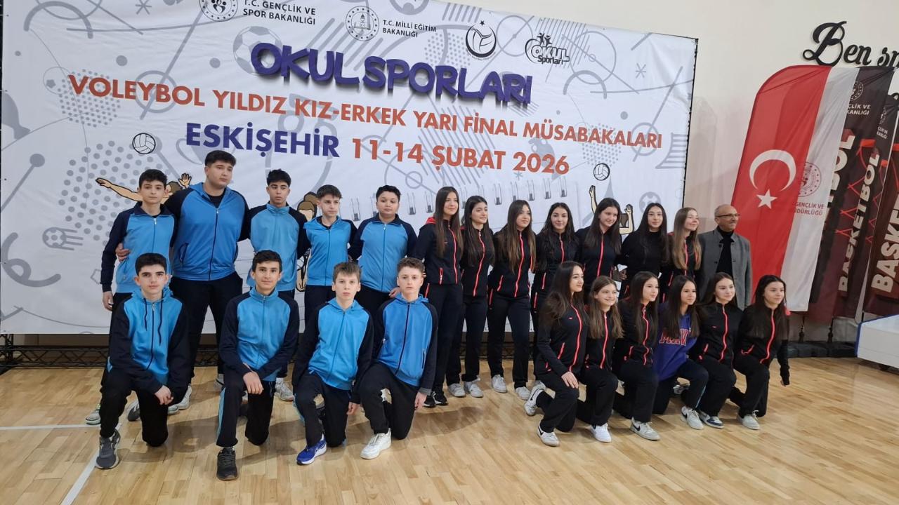 Turgutlu'nun gururu: Şadi Turgutlu Ortaokulu filede tarih yazdı!