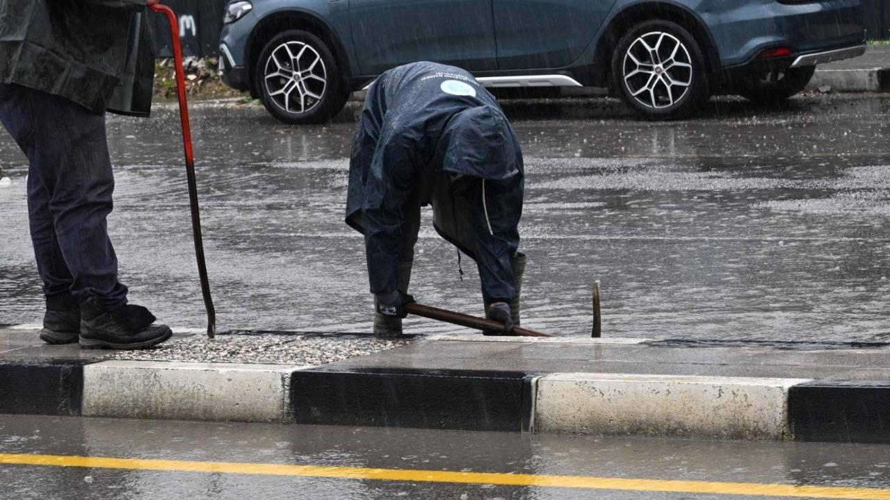 Büyükşehir ve MASKİ Ekipleri Yağışa Karşı Teyakkuzda
