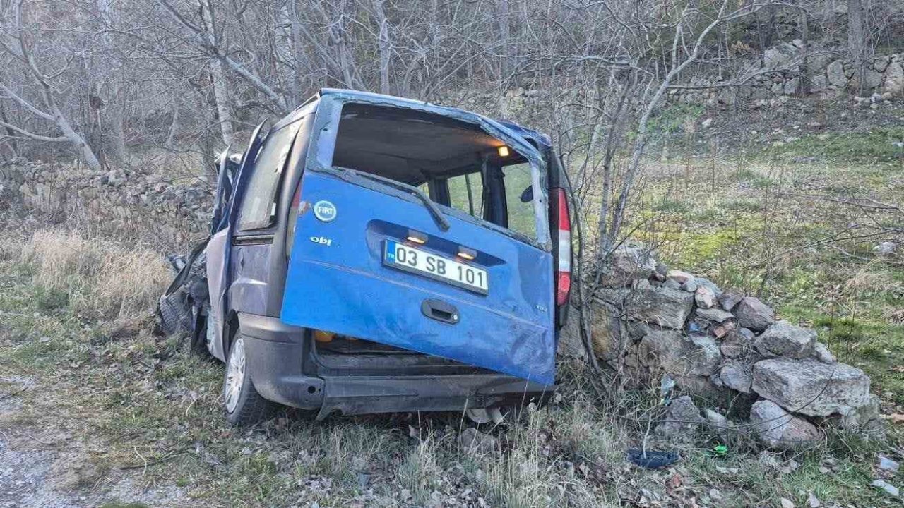 Ege’de feci kaza: Hurdaya dönen araçlarda 1 kişi öldü, bir kişi yaralandı!