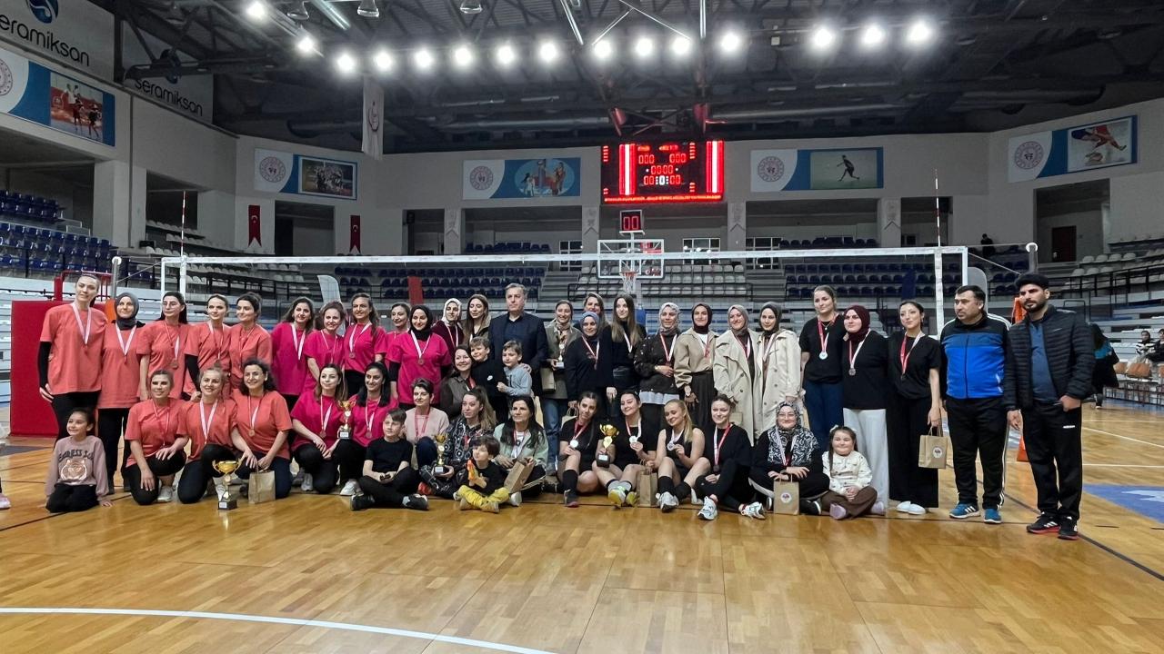 'Evinin Sultanları' Turgutlu'da da parkeye indi