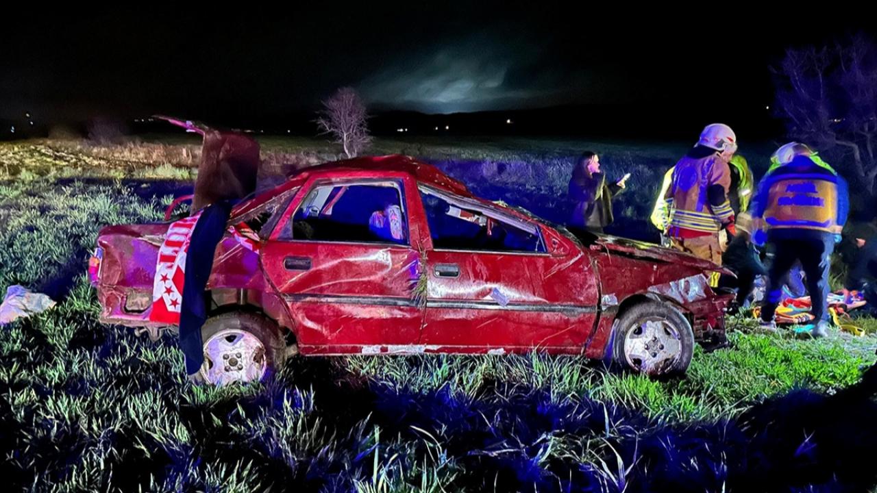 İzmir - Uşak Yolunda feci kaza: 1 ölü, 3 yaralı