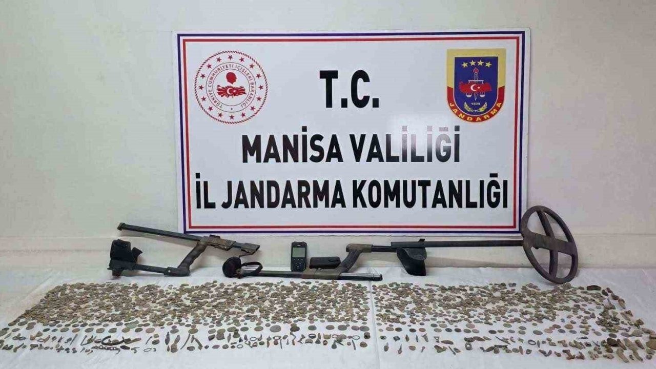 Manisa’da ele geçirildi: Âdeta müze!