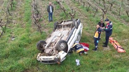 Otomobil üzüm bağına devrildi: 1 kişi yaralandı!