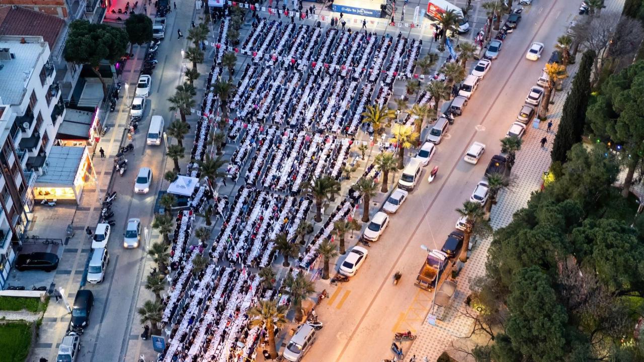 Ramazan’ın Bereketi Turgutlu’da Paylaşıldı