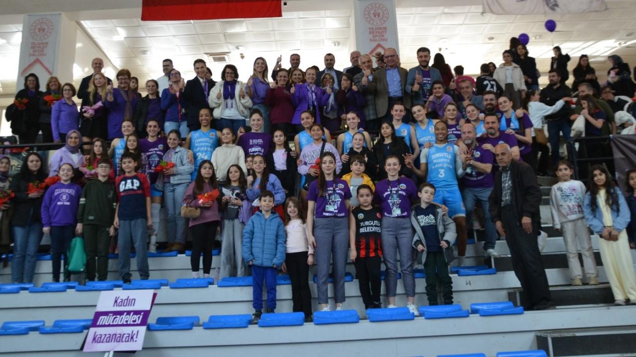 Turgutlu Belediyespor Kadın Basketbol Takımı’ndan Farklı Galibiyet: 73-51