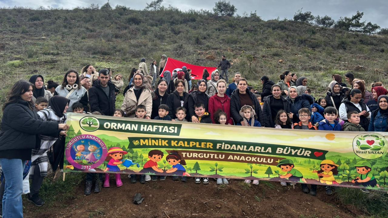 Miniklerden doğaya büyük katkı: 250 fidan toprakla buluştu