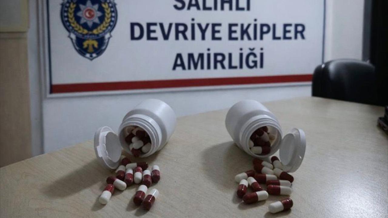 Şüphe üzerine durdurdular: Üzerlerinden uyuşturucu çıktı!