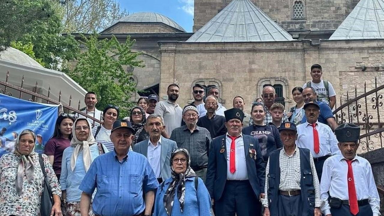 Bayındırlı kahraman gaziler ve ailelerine Afyonkarahisar kültür gezisi