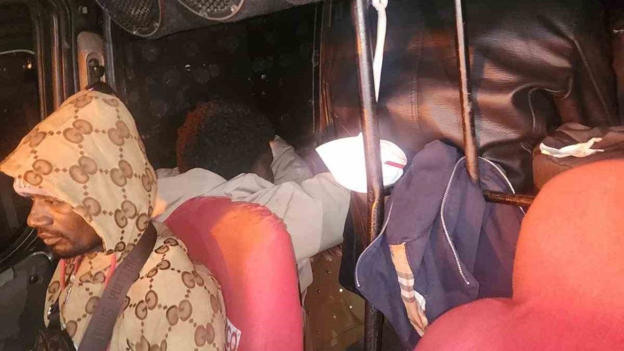 İzmir’de göçmen kaçakçılığı operasyonu: 3 organizatör tutuklandı