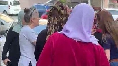 Kızını vuran damadını öldüren kayınvalideyi komşuları alkışlarla karşıladı