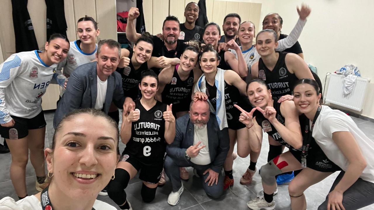 Turgutlu Belediyespor Süper Lig'e bir galibiyet uzakta: 52-63